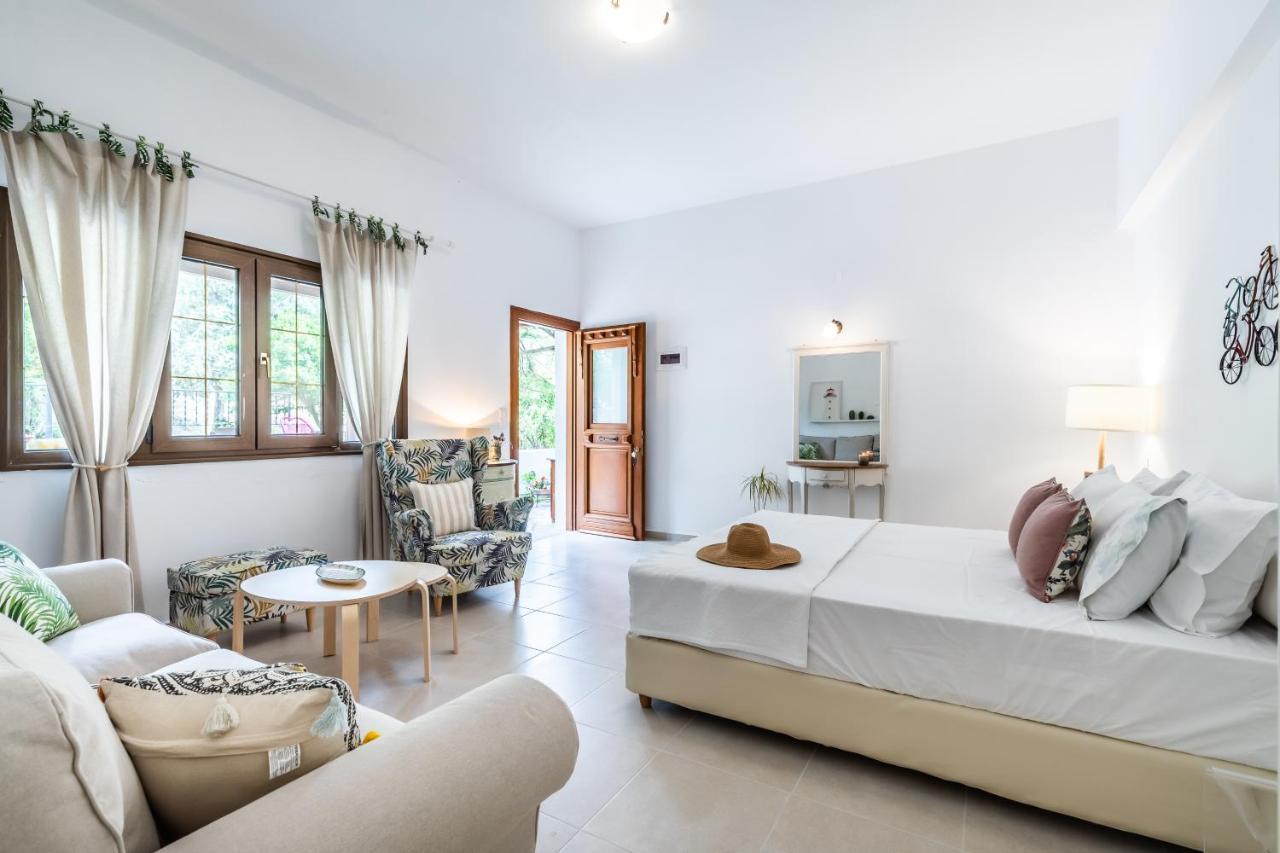 Oikia Guesthouse Стафилос Экстерьер фото